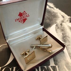 70's Men's Gold Tone Cufflink and Tie Clip Set - 70's Men's Jewelry - Cufflinks